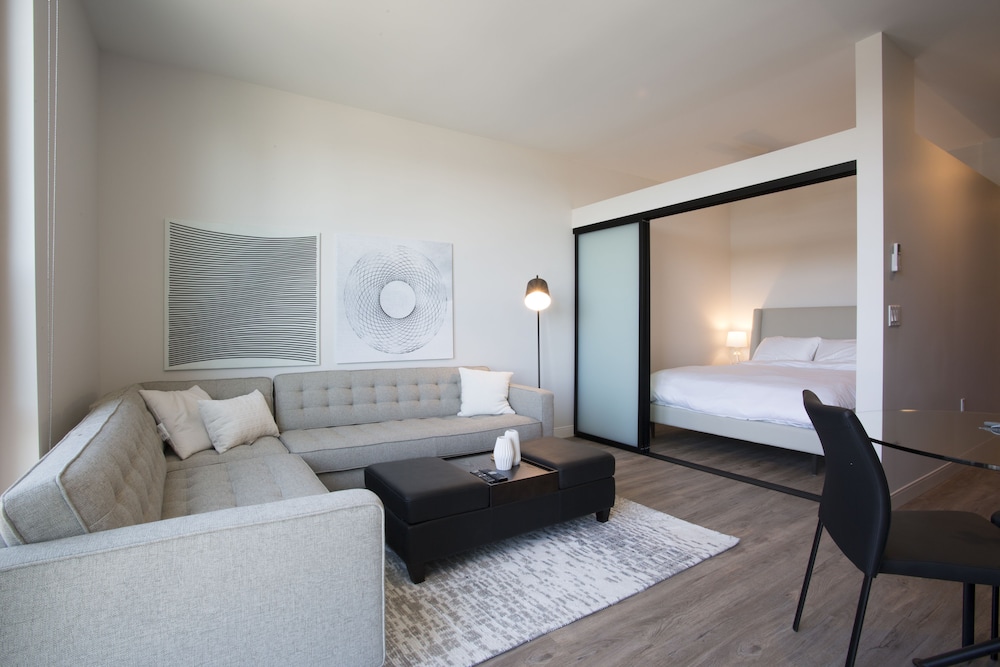 Domicile Suites at Cove