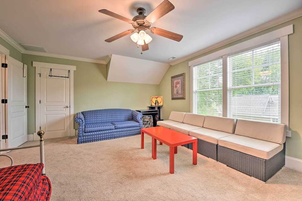 2 Mi to Dtwn: Home in Noda District Near Unc! view 3