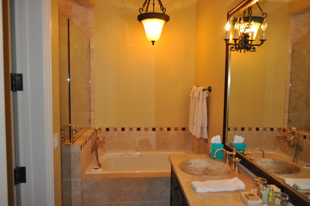 Villa Arden Hills
