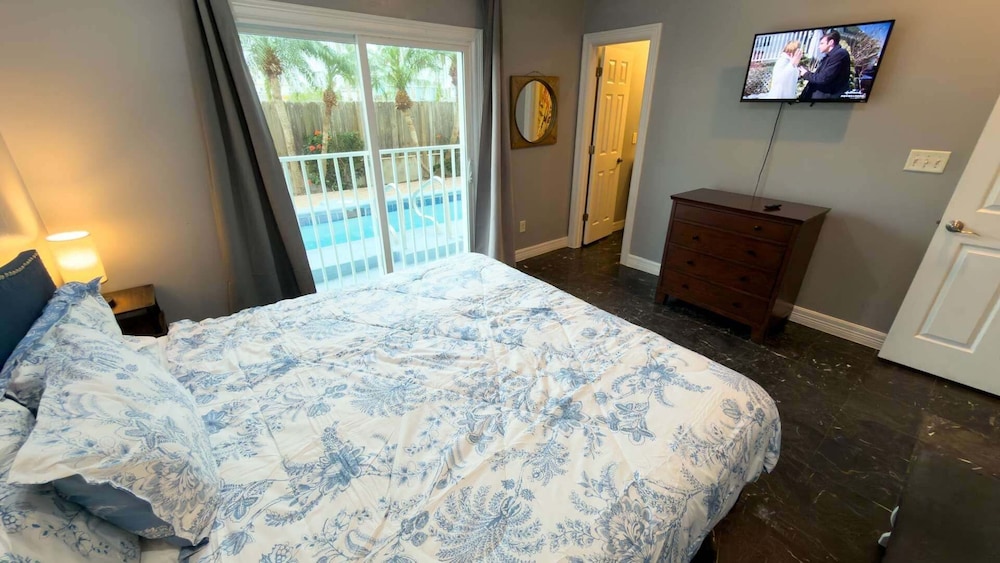 1st Floor Pool Affordable Near Beach 2 Bedroom Apts