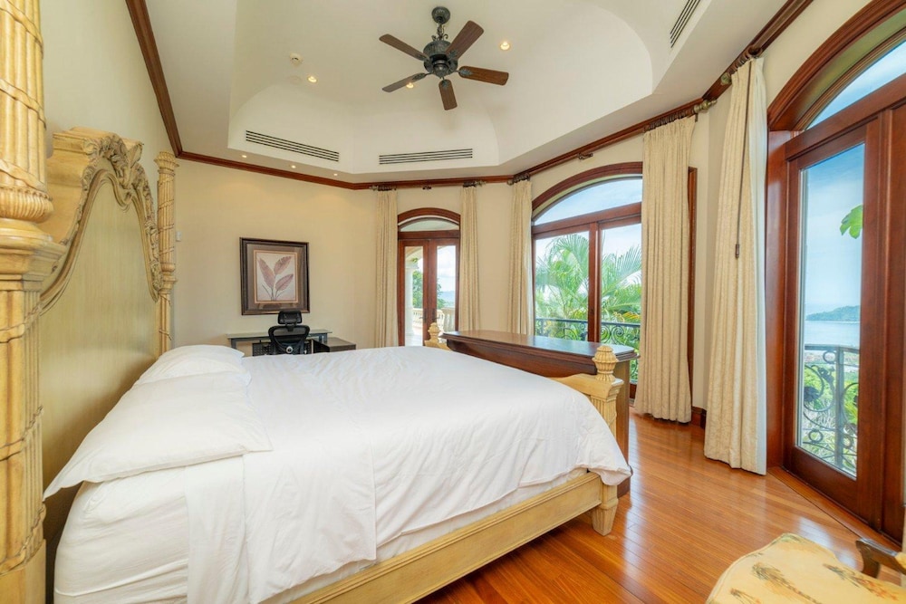 - Casa Garmus - 10 bdr Ocean View