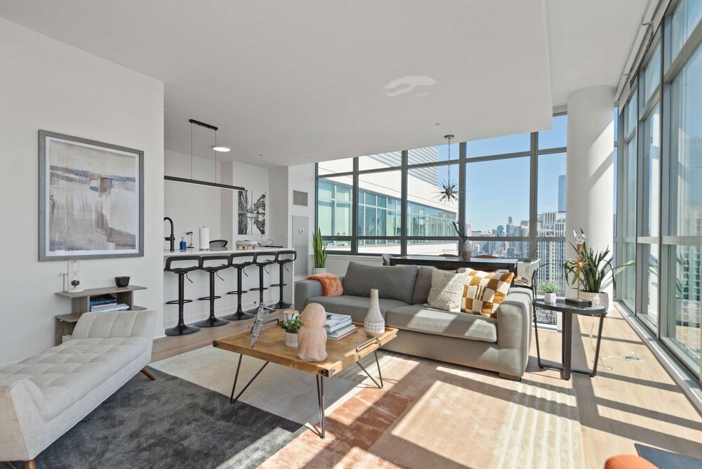West Loop Group Retreat 2 Penthouses Balconies