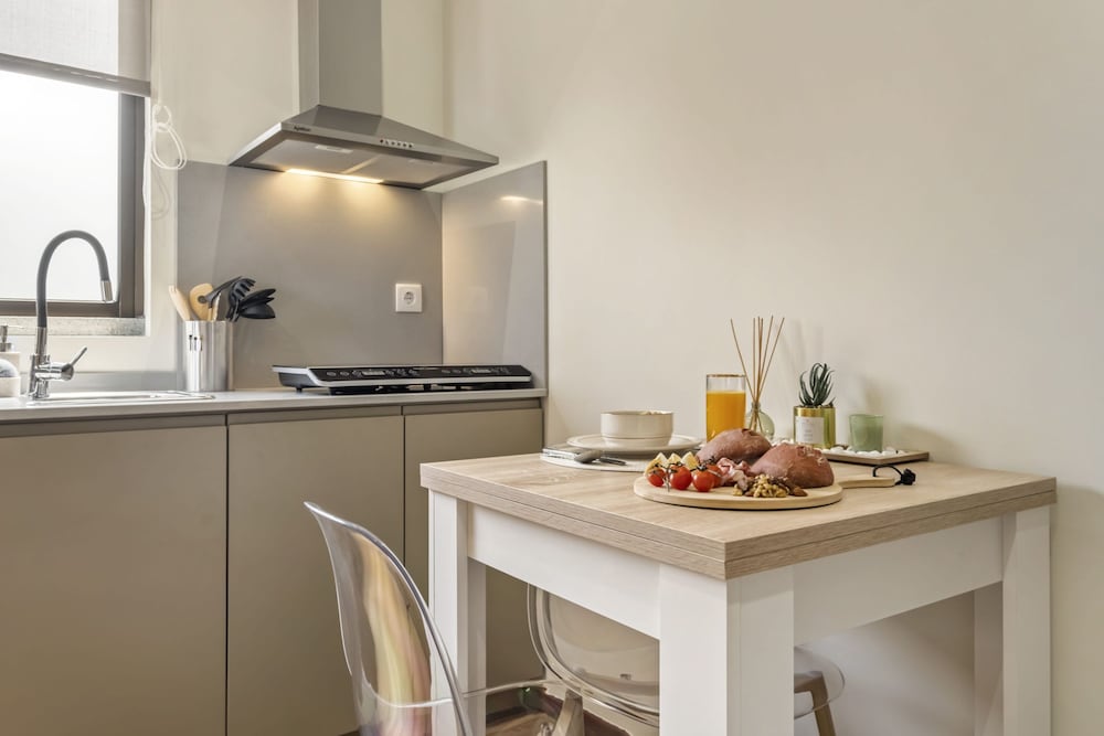 Cozy Apartment 2 by Homie