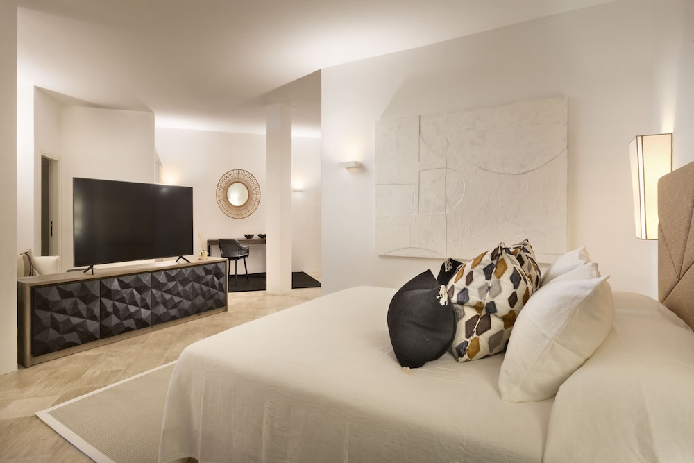 Le Suites Porto Cervo view 4