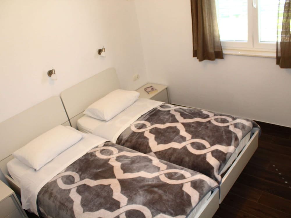 Comfortable Apartment With Roof Terrace and Sea View view 3