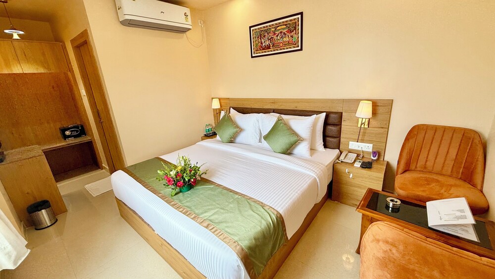 Hotel La Bella - near Sea Beach