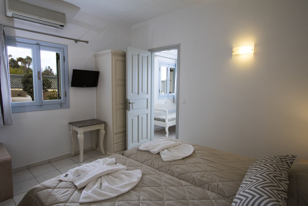 Erato Apartments