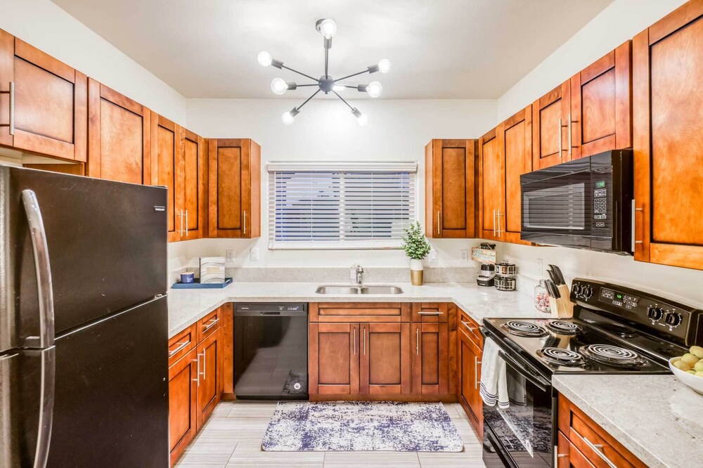 Lake Havasu City Home w/ Fire Pit ~ 2 Mi to Lake!