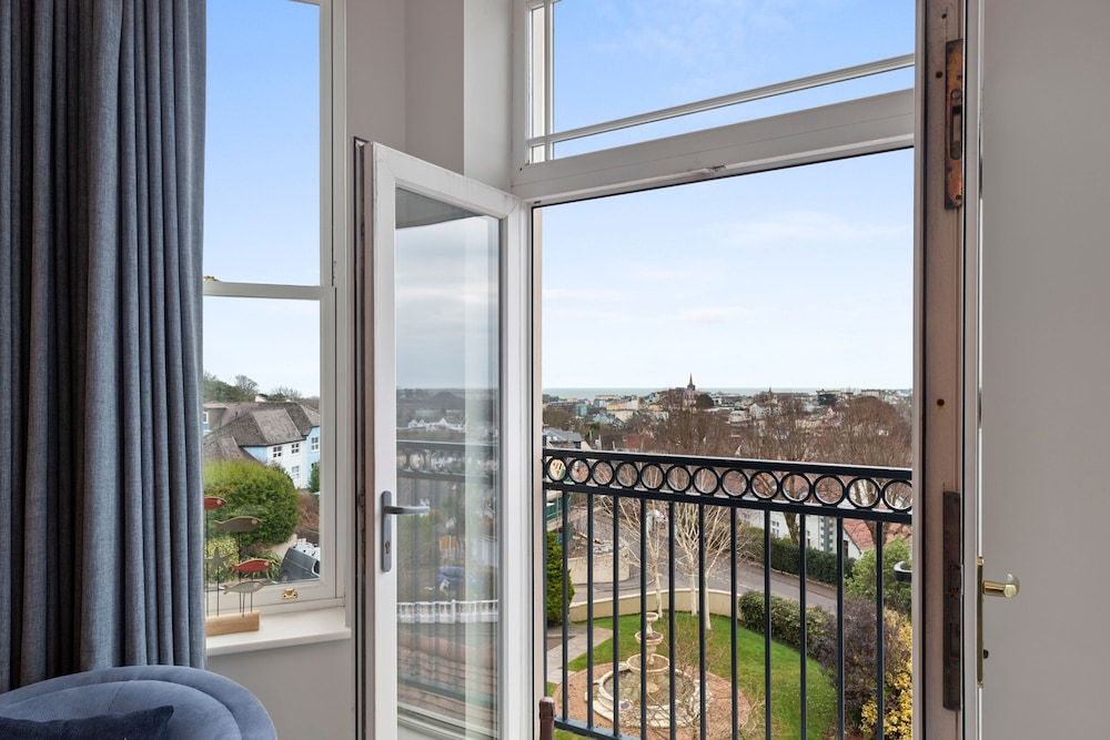 10 Mansion House - Indoor Pool Sea Views Gym