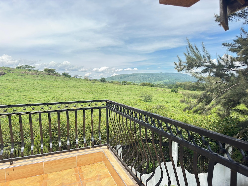 Lux Suites Lakeview Mansion Nakuru