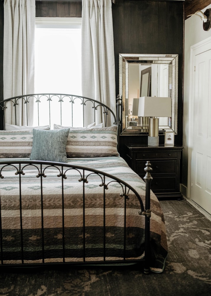 Blue Ridge Inn Bed & Breakfast