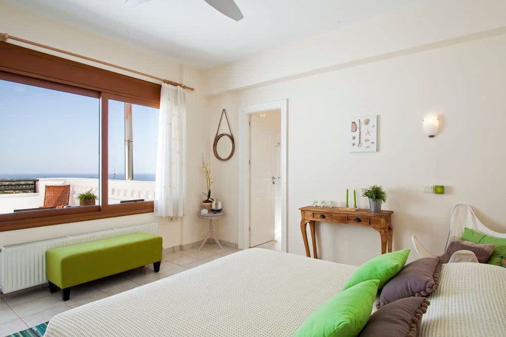Artemis Spacious Luxury Villa With XL Private Pool