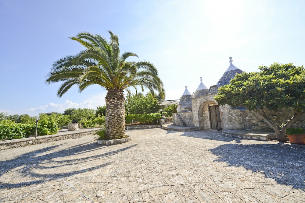 I Trulli del Ciliegio con giardino