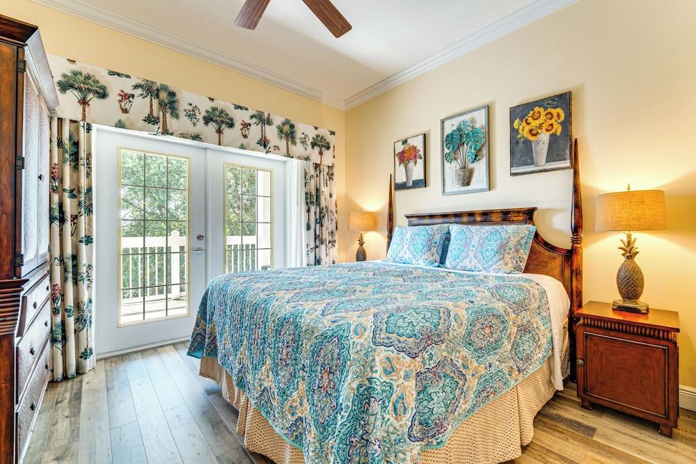 7 Mi to Disney World: Condo w/ 2 Balconies + Pools