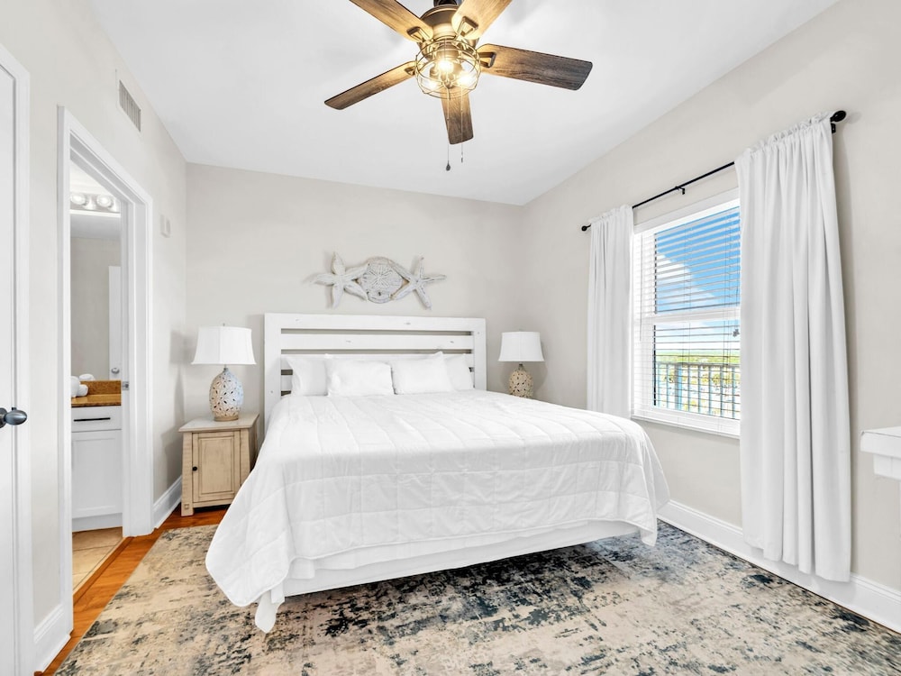 Laketown Wharf 1213
