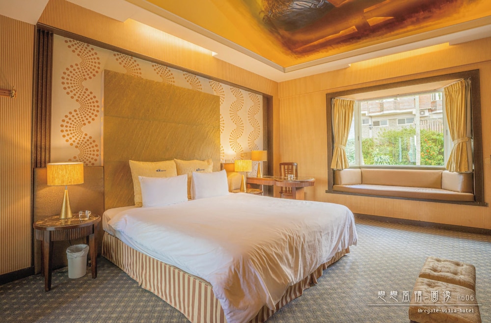 Regale Villa Hotel