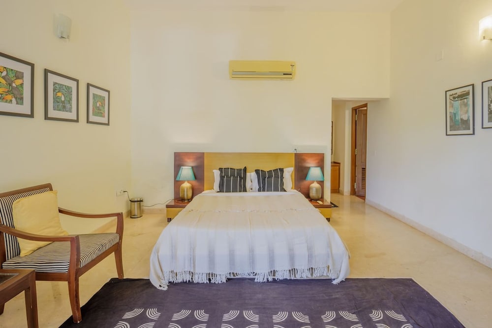 Stunning Hilltop 3BR Villa w Pool and River View