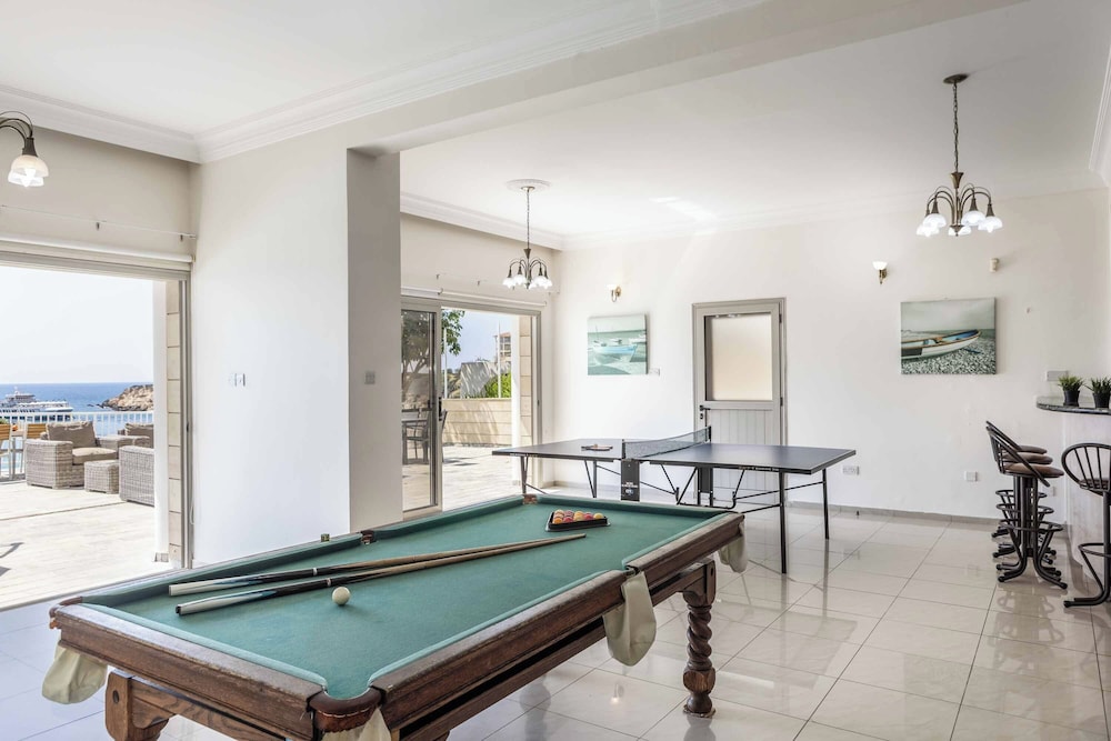 Katina Beach Villa