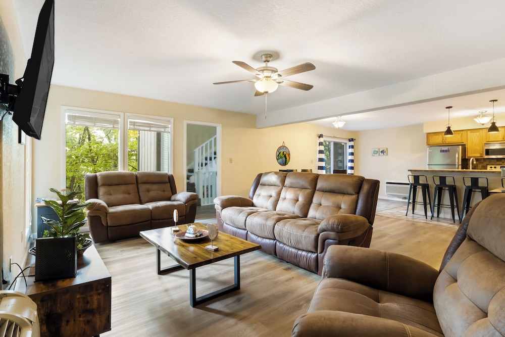Home w/ Deck, Grill, W & D: Close to Resort & fun