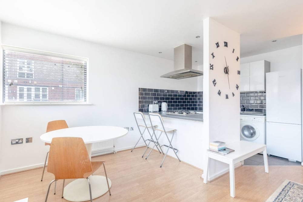 Radiant 2 Bedroom Apartment in East London