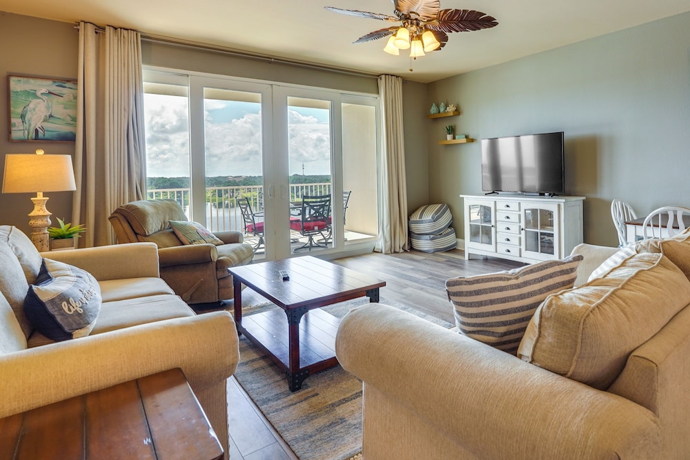 PCB Vacation Rental w/ Balcony & Beach Access!