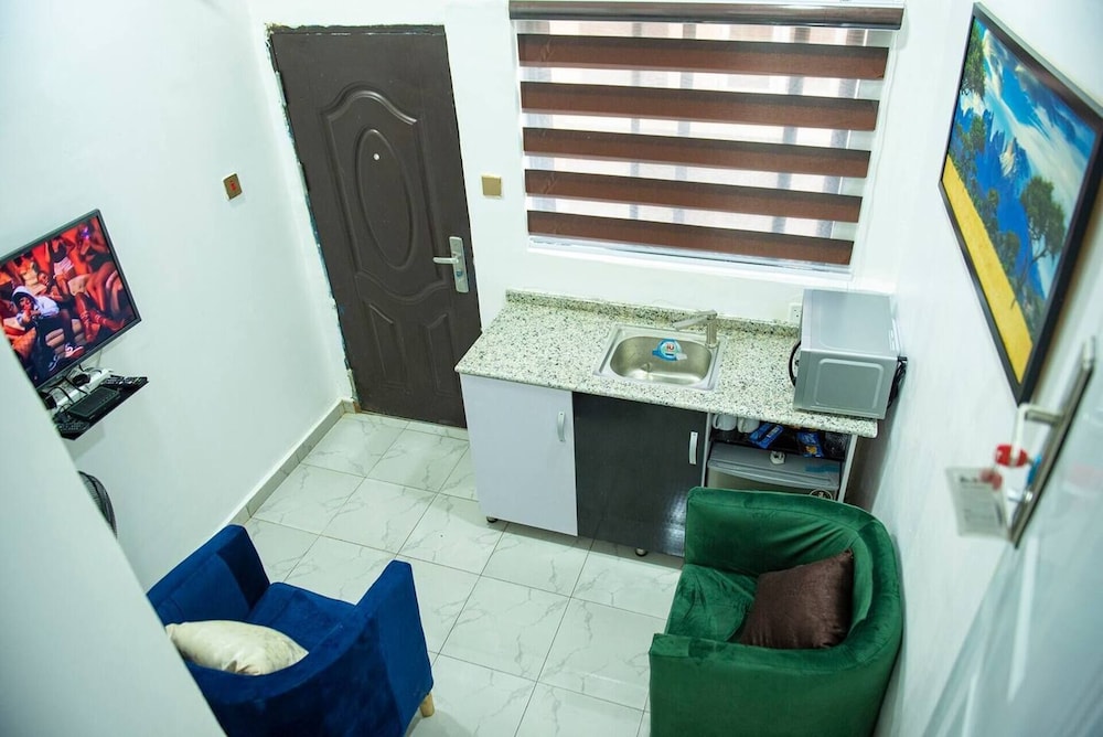 Charming 1-bed Apartment in Abuja view 5