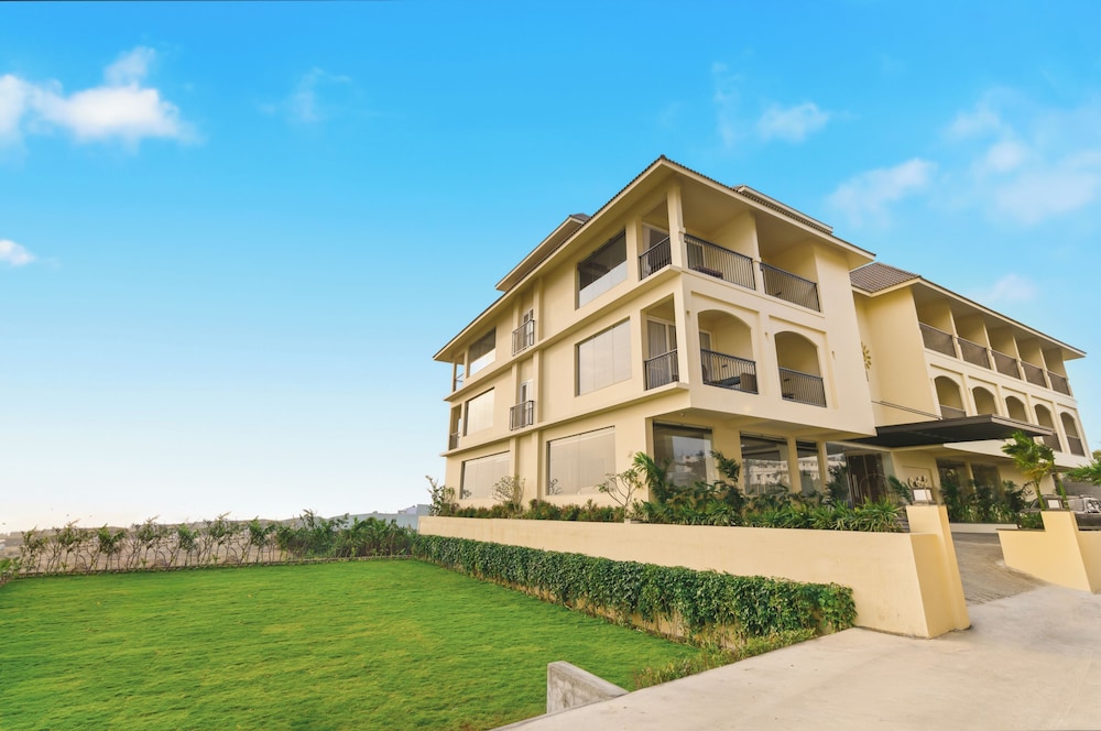 Amaari Beach Resort