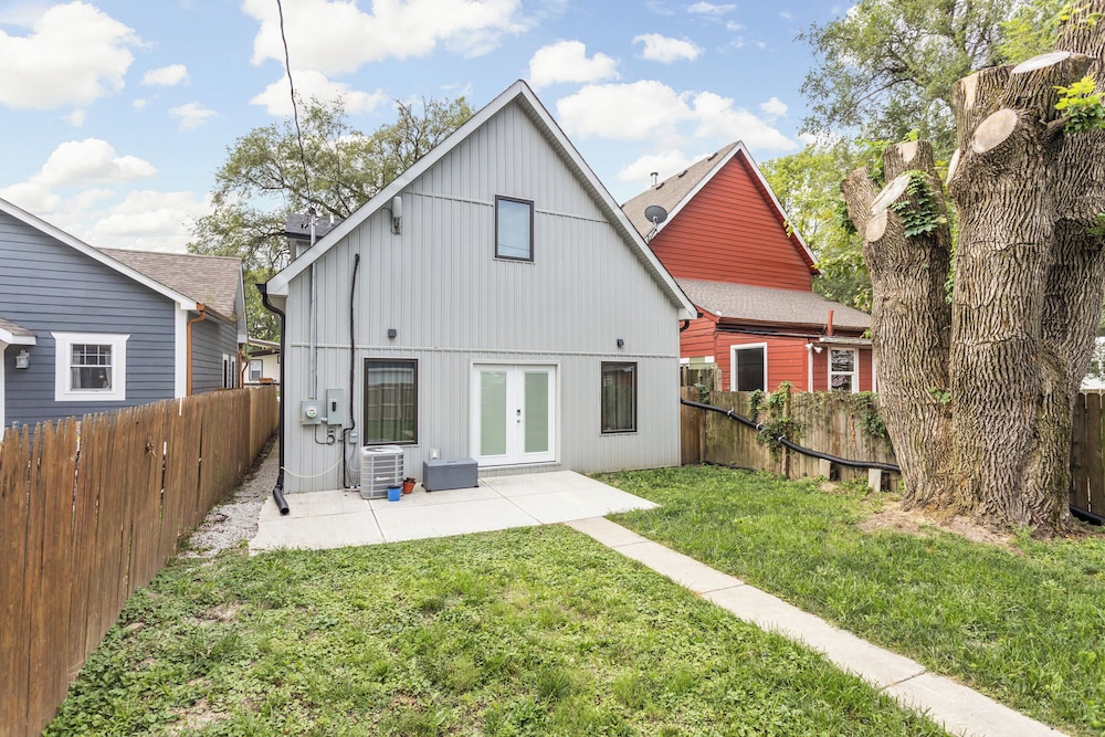 Entire Home in Fountain Square