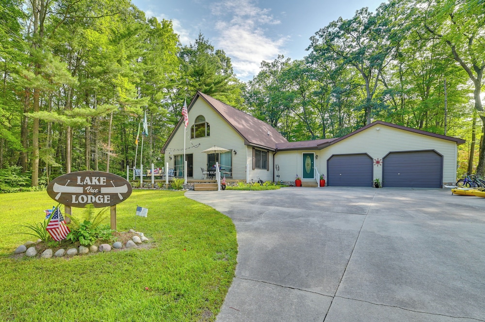 Gaylord Vacations - Inviting Lake Vue Lodge Home w/ Fire Pit  Deck - Property Image 1
