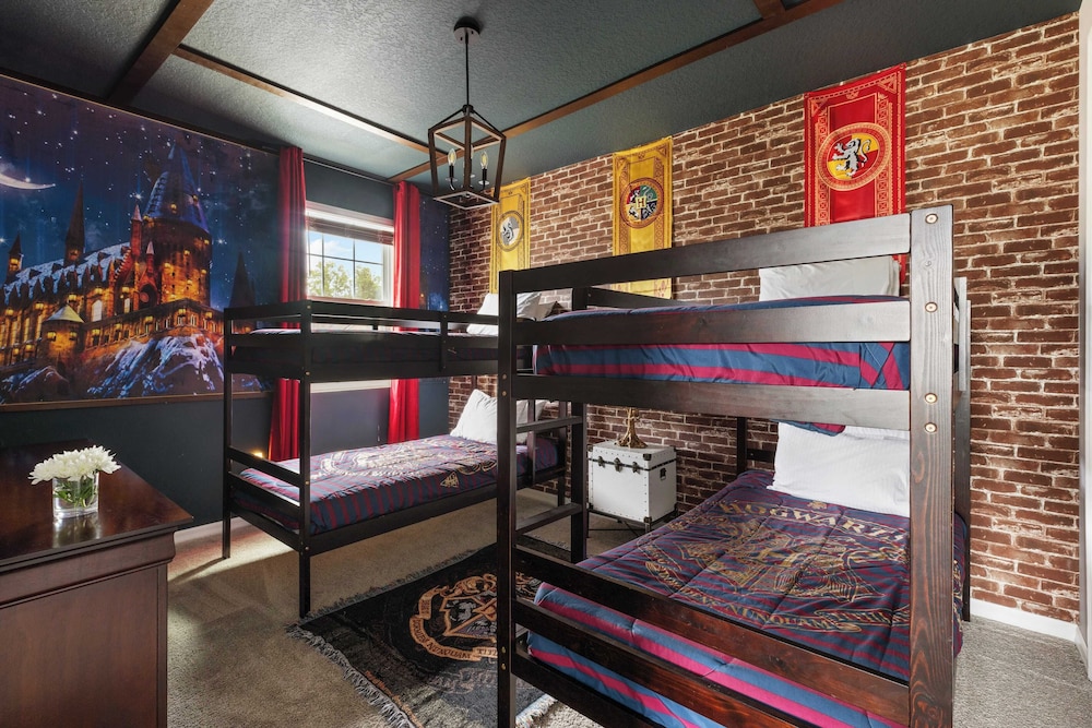 Sleeps 25! In Solara Resort, Near the Theme Parks Coconut Breeze by Avantstay