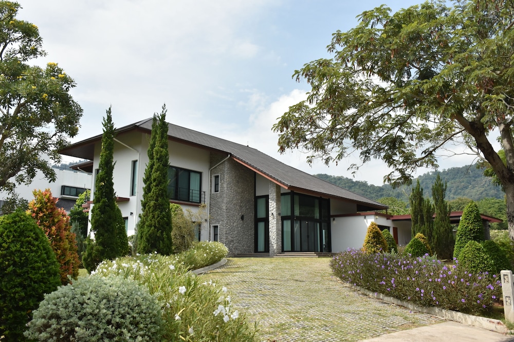 Monlada Khaoyai