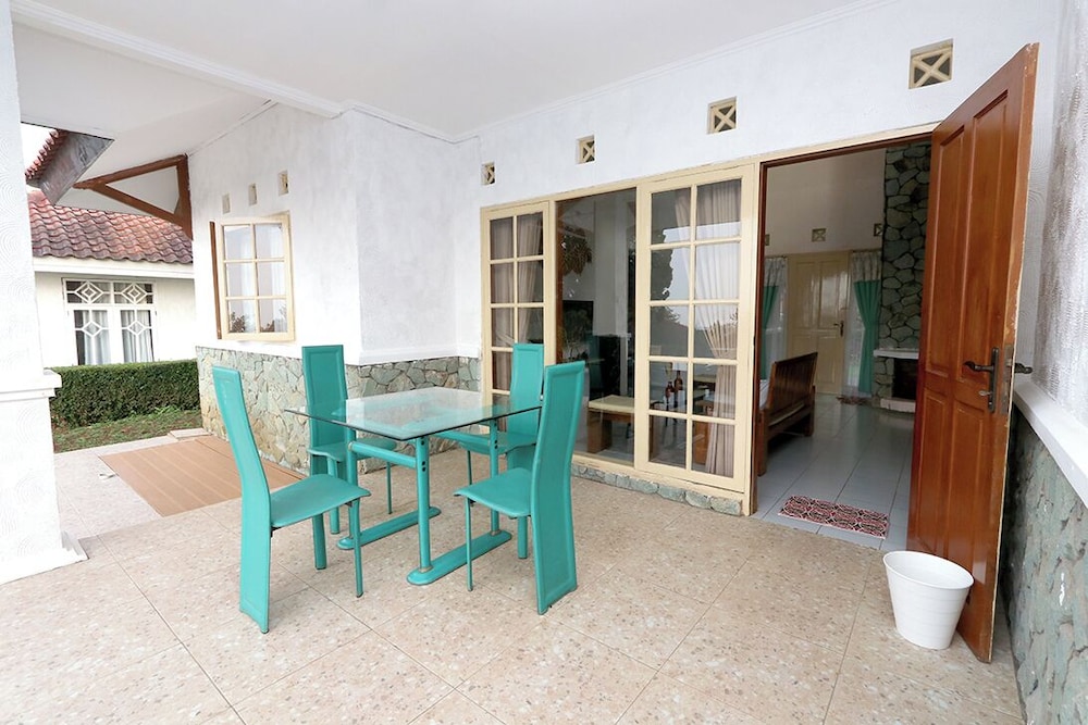 Villa ChavaMinerva Aries Ciater with Private Pool