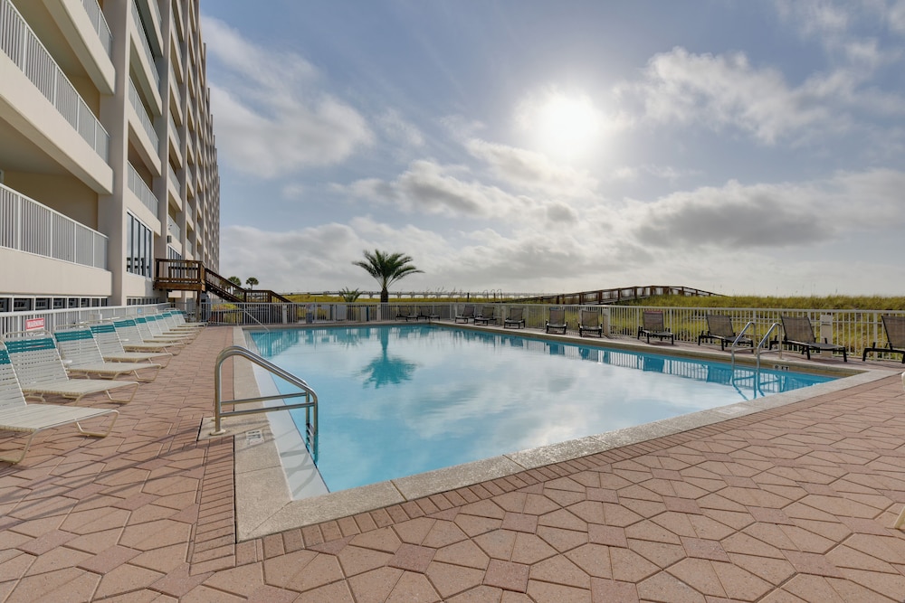 Navarre Condo w/ Beach Access & Ocean Views!
