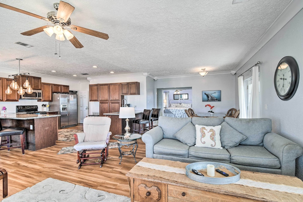 Walk to Beach: 'sayler's View' on Perdido Key! view 2