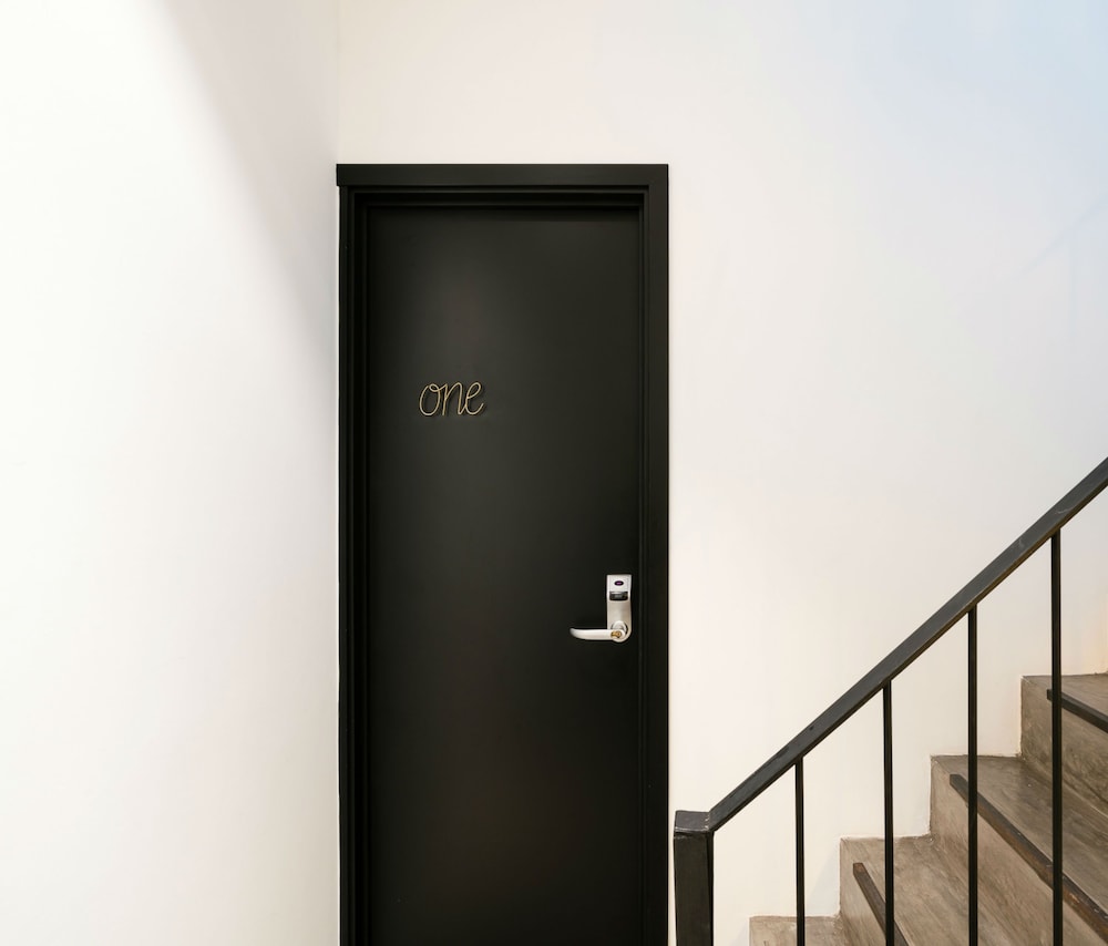 Bare Gallery Boutique Stays