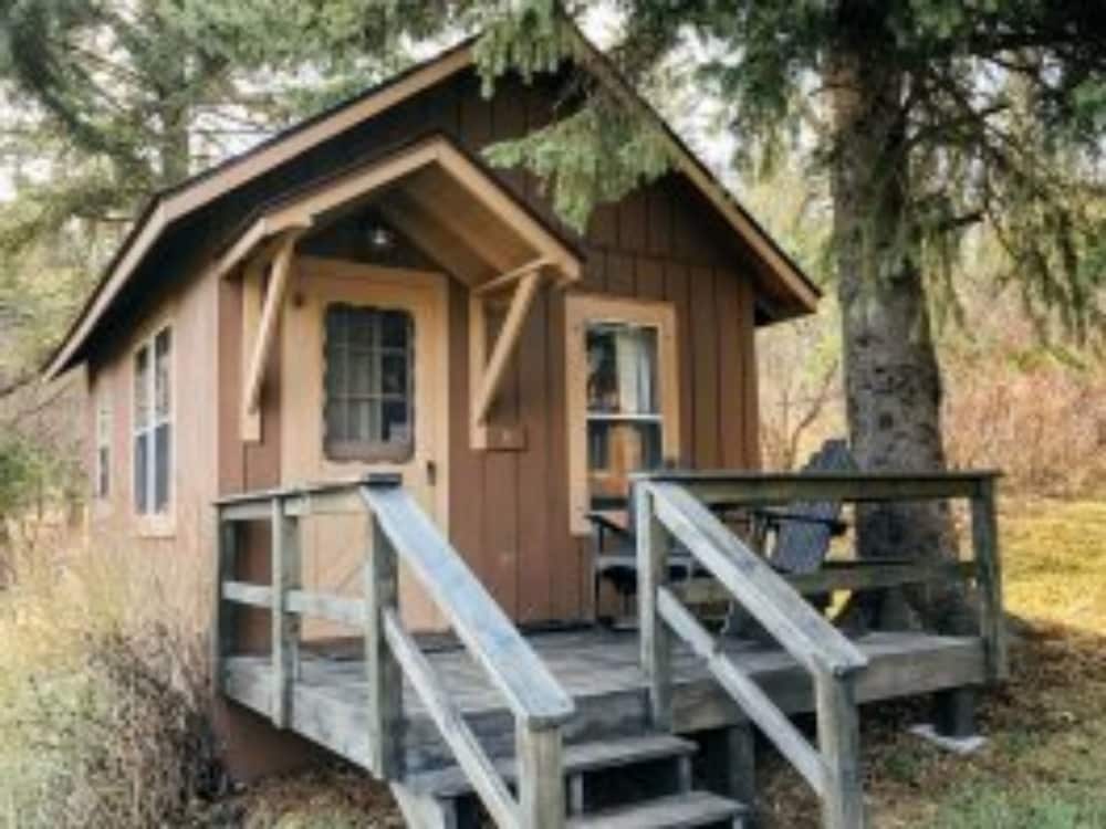 Cascade Lodge