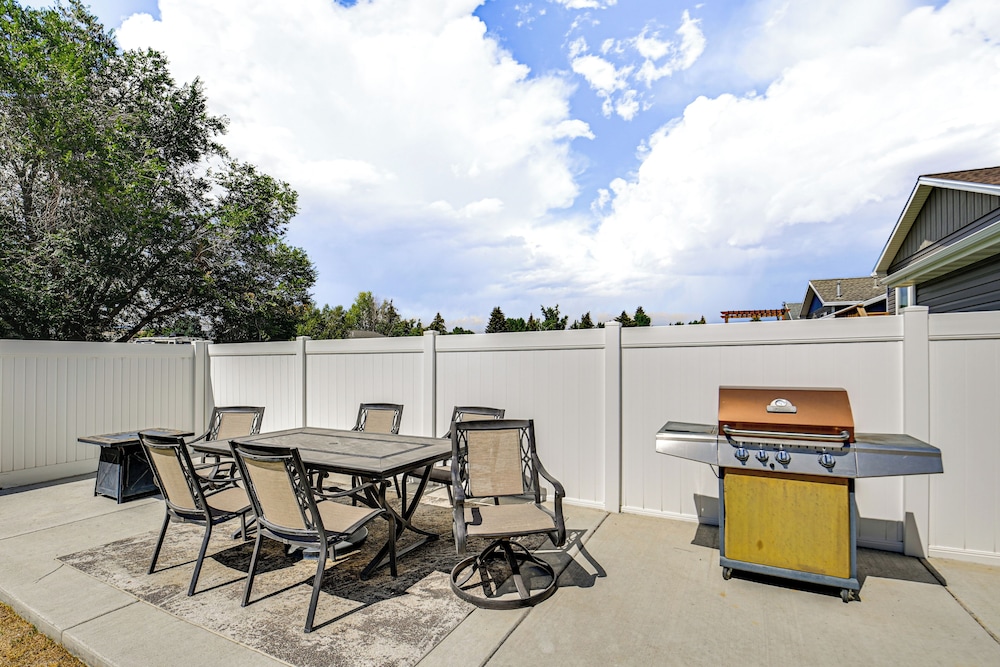 Walk to Downtown: Family-friendly Cody Home!