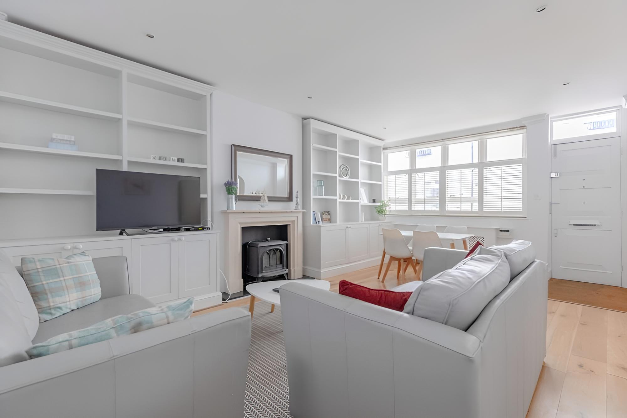 Central & Stylish 2BD Home Near Kensington Gardens