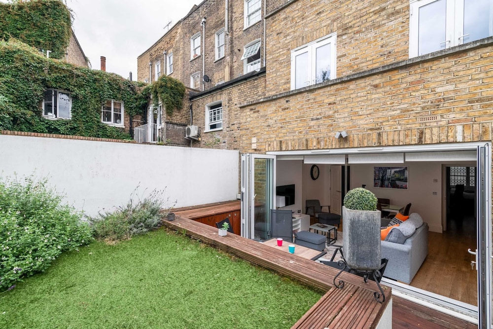 outdoor bbq area