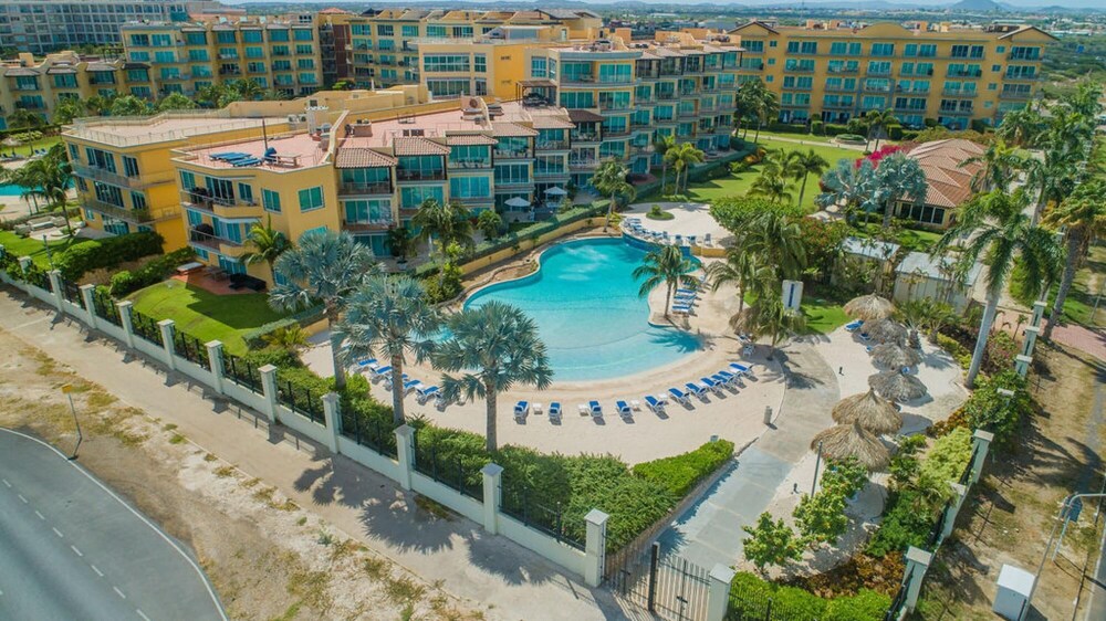 2BR 3BA Condo on Eagle Beach w Amazing Amenities