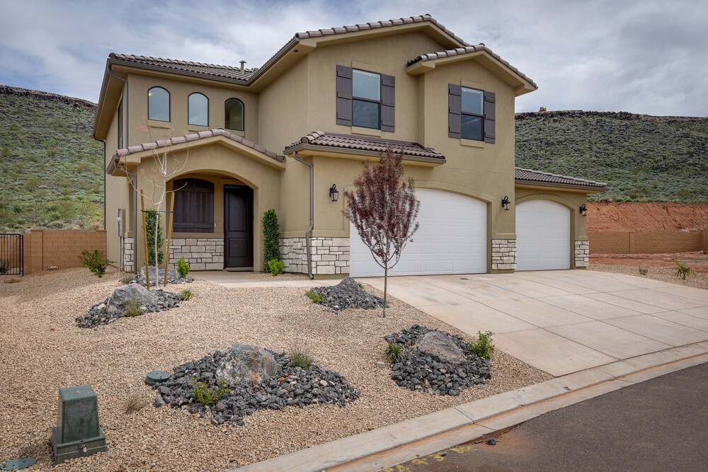 Sleek + Modern Home Rental Near Red Cliffs! view 4