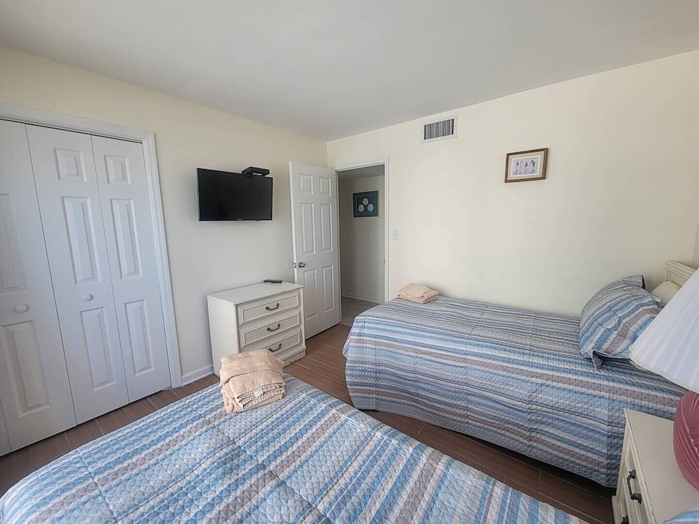 Myrtle Beach Vacations - Crescent Dunes Ph4 3 Bedroom Home by RedAwning - Property Image 5