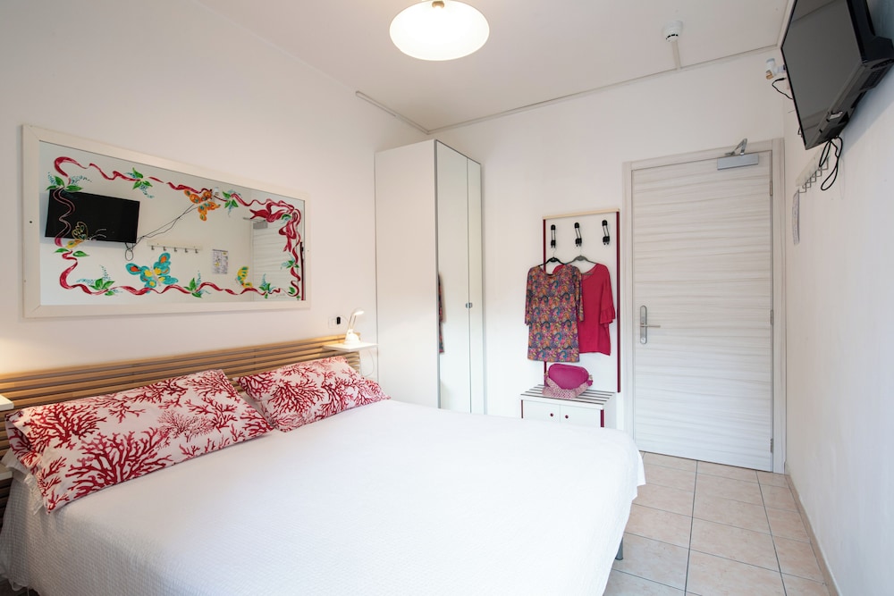 Le Petit Hotel