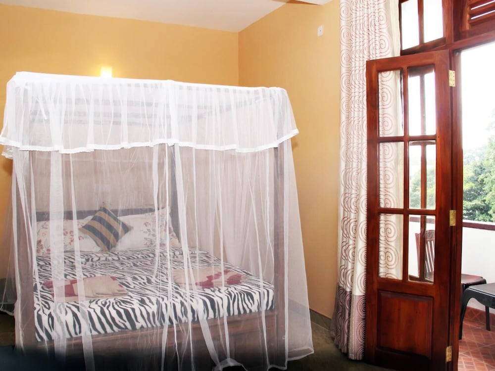 Lizzie Villa Guest House