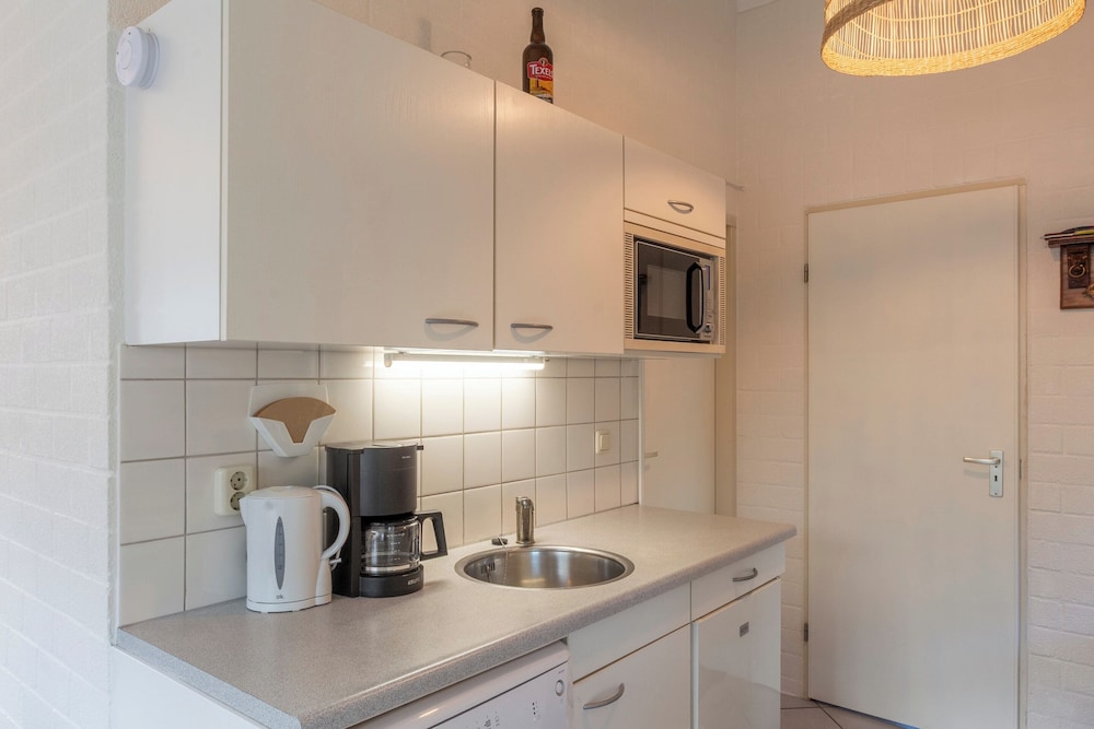 Holiday Home in Park De Watersnip Near Beach