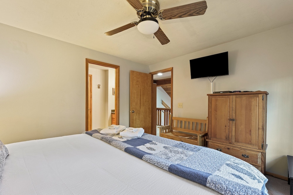 Sequoia 14 2 Bedroom Home