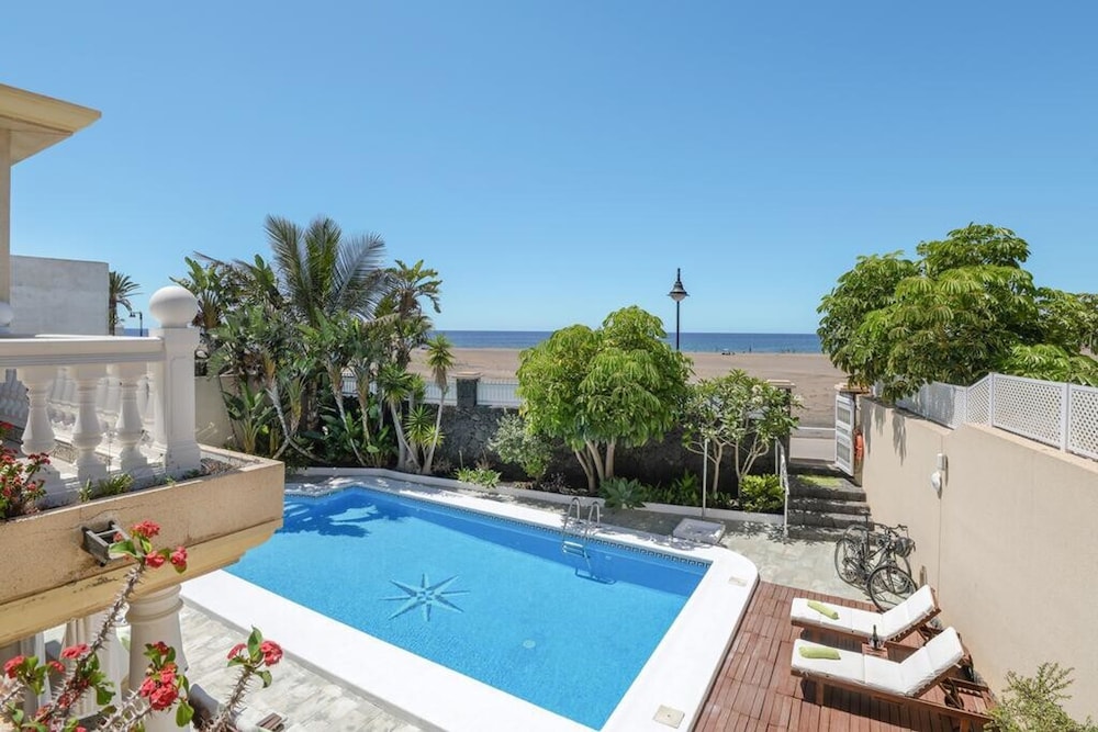 Bayside Concha House Beachfront Oasis With Heated Pool
