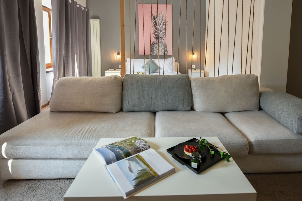 Homey - Strada Smardan 13 view 5