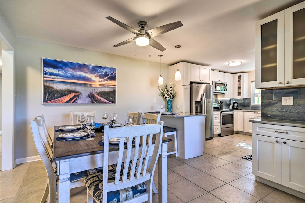Indian Rocks Beach Home - 2 Blocks to Beach! view 5