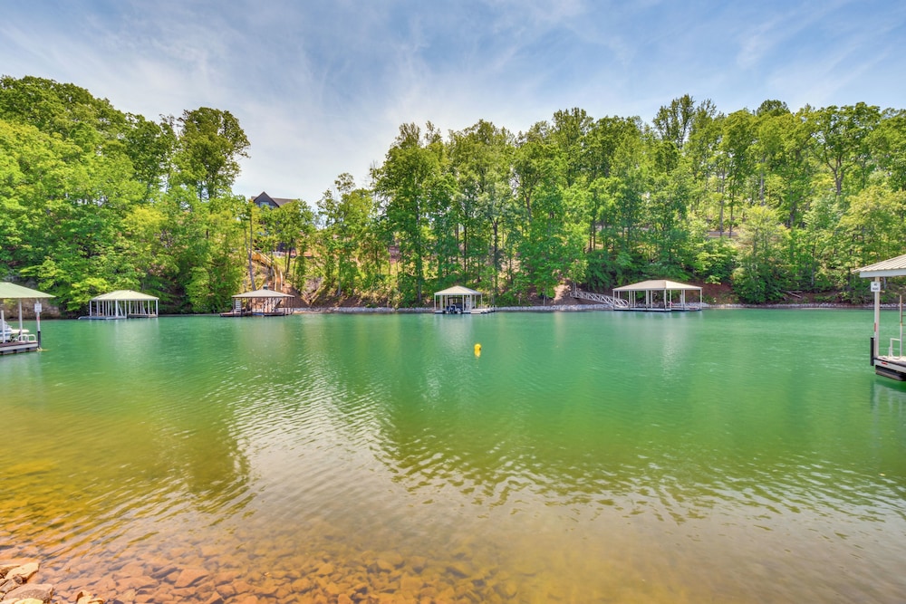 7 Mi to Clemson Stadiums: Lake Keowee Getaway!